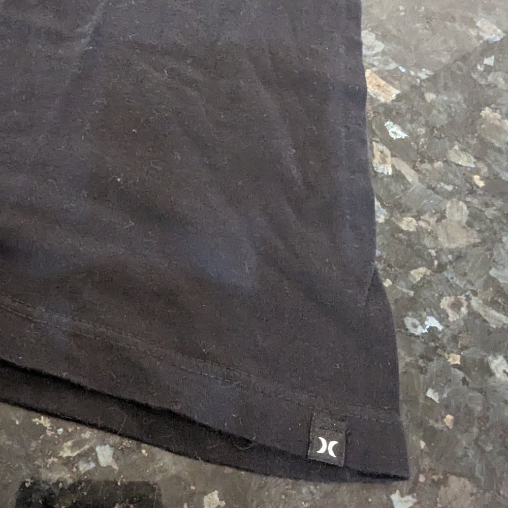 Hurley Tshirt - Small - Picture 6 of 6